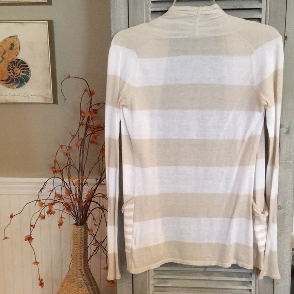 Top - Express - Picture 3 of 3